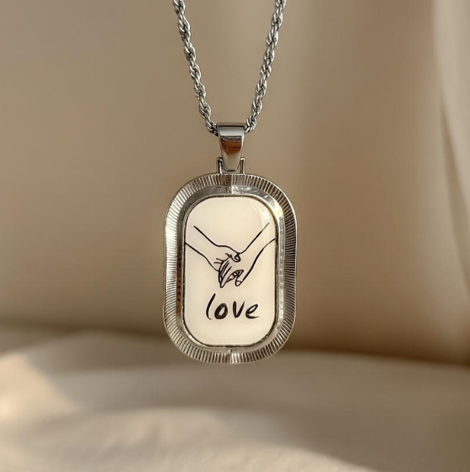 The Royal Oval Rotating Pendant